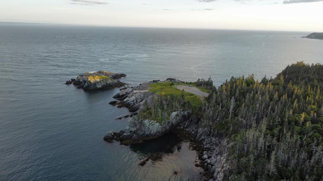 Friars Bay Inn & Cottages Welshpool Экстерьер фото