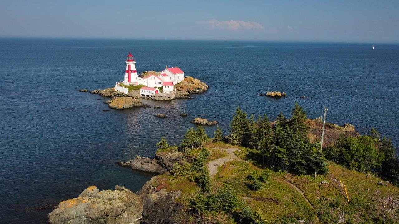 Friars Bay Inn & Cottages Welshpool Экстерьер фото
