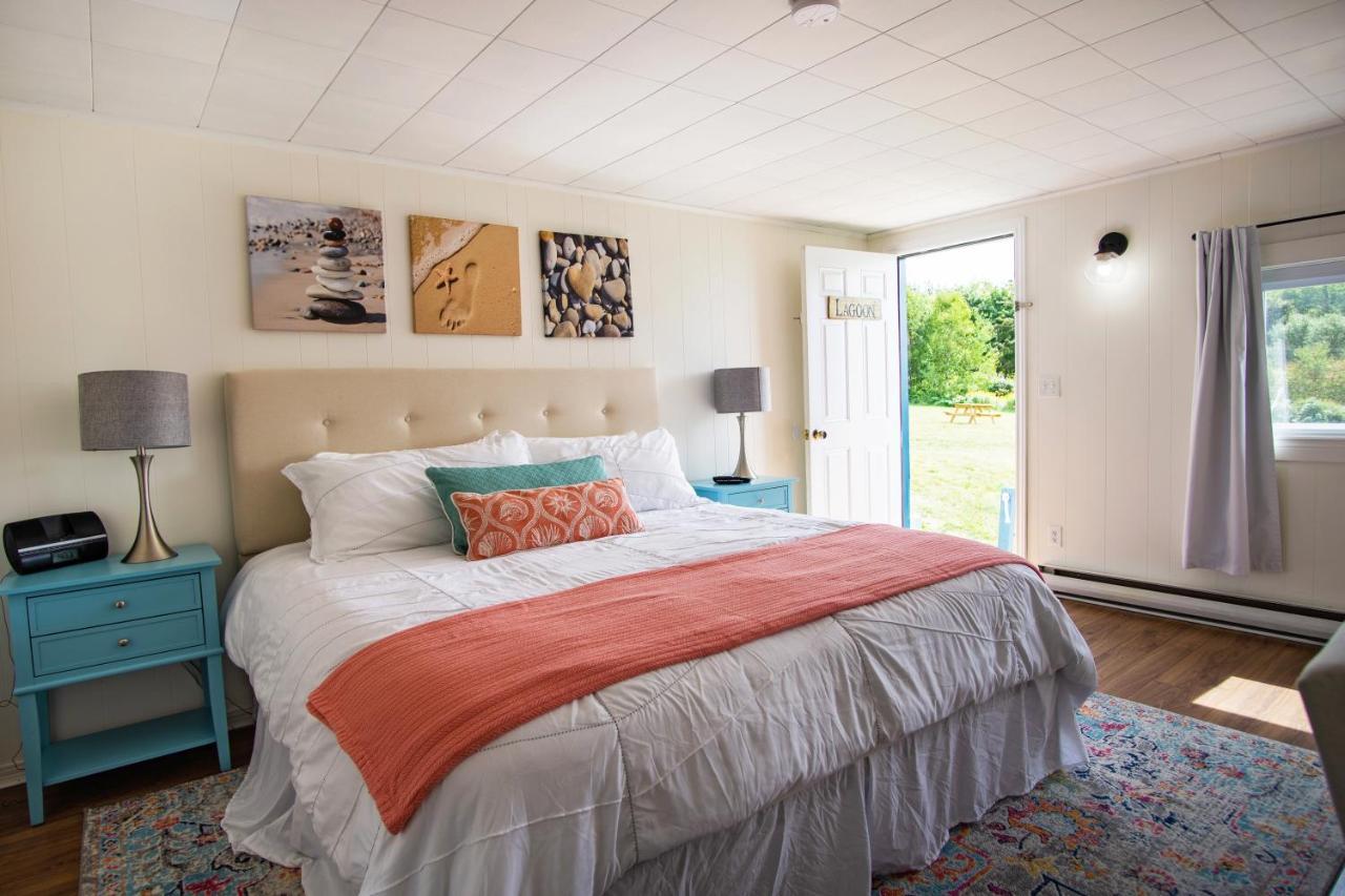 Friars Bay Inn & Cottages Welshpool Экстерьер фото