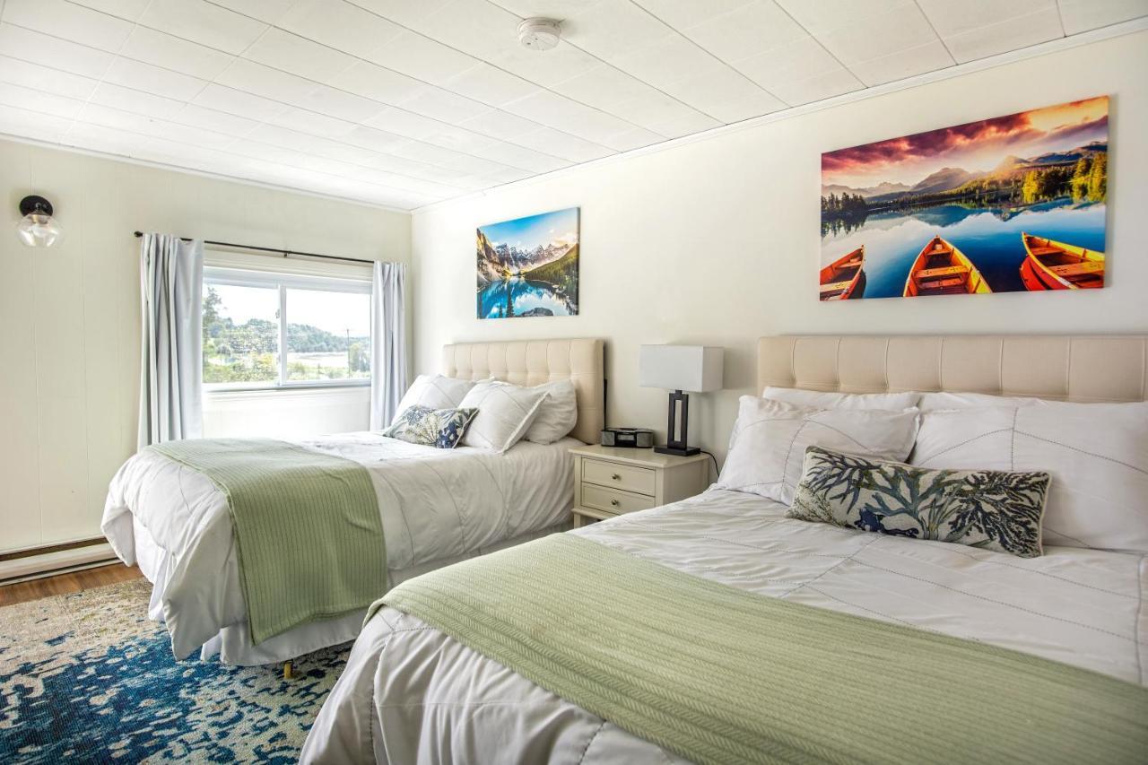Friars Bay Inn & Cottages Welshpool Экстерьер фото