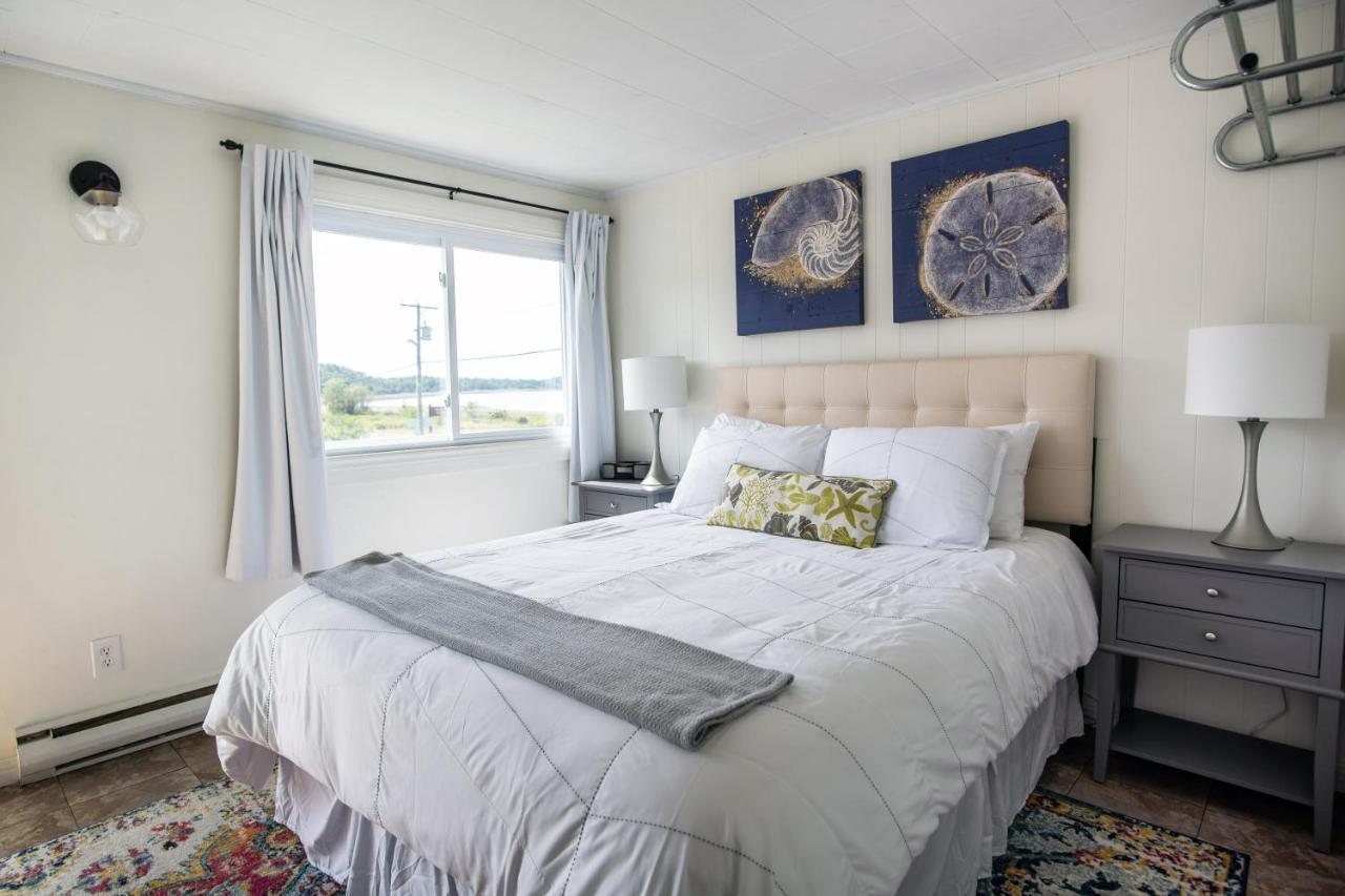 Friars Bay Inn & Cottages Welshpool Экстерьер фото